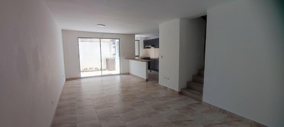 Casa en Venta, 3 Plantas, 2 Dorm. – Pomasqui — imagen 9