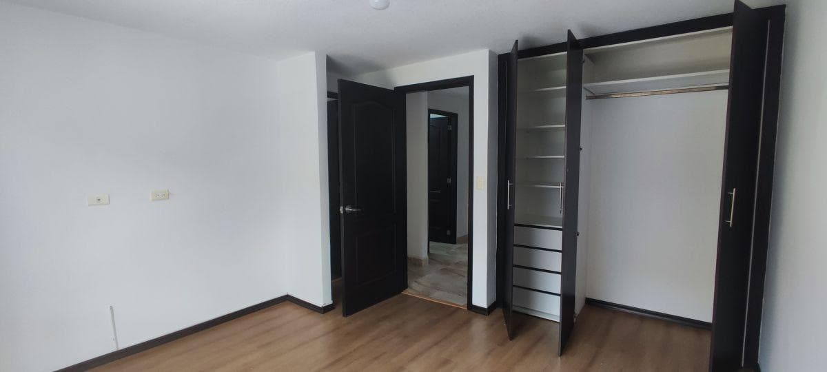 Casa en Venta, 3 Plantas, 2 Dorm. – Pomasqui — imagen 4