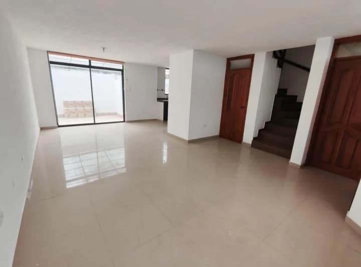 Casa Remodelada en Venta, Marianitas de Calderón, Norte de Quito — imagen 1