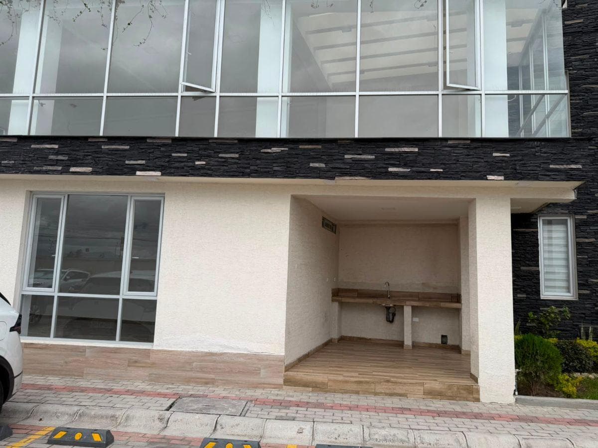 Casa de Venta por Estrenar en Llano Chico — imagen 2