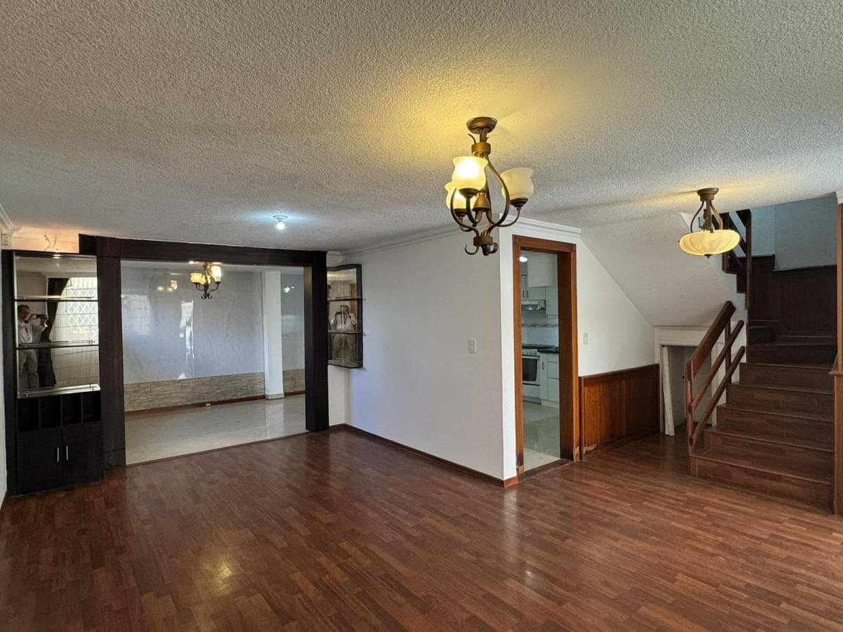 Venta Casa de 4 Dorm. Sector Norte de Quito — imagen 9