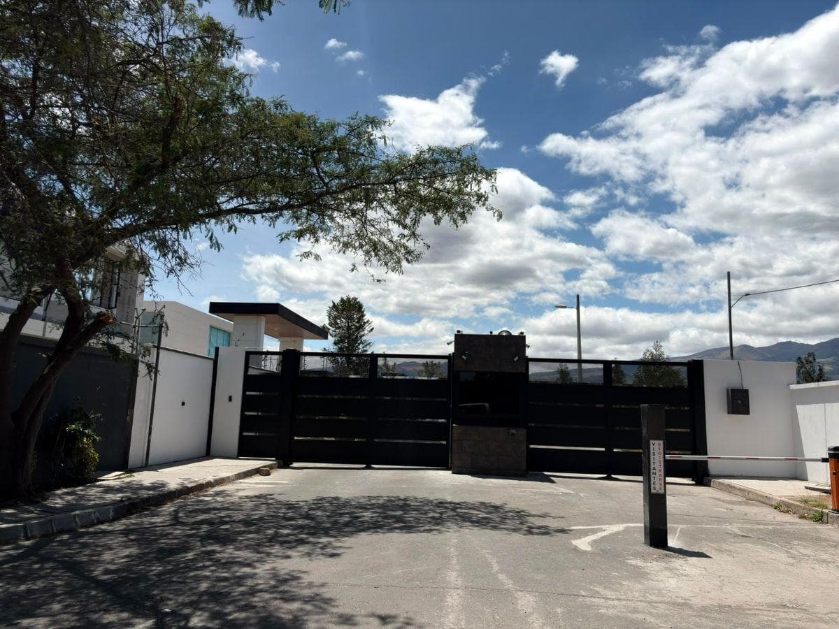 Terreno de 475 m² en Venta en Urbanización Privada en Puembo — imagen 1