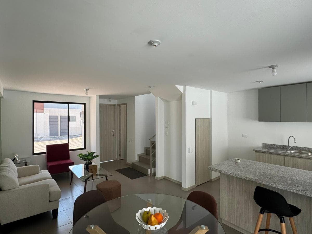 Venta Oportunidad Casa de 3 Dorm. a Estrenar Mitad del Mundo - Quito — imagen 7