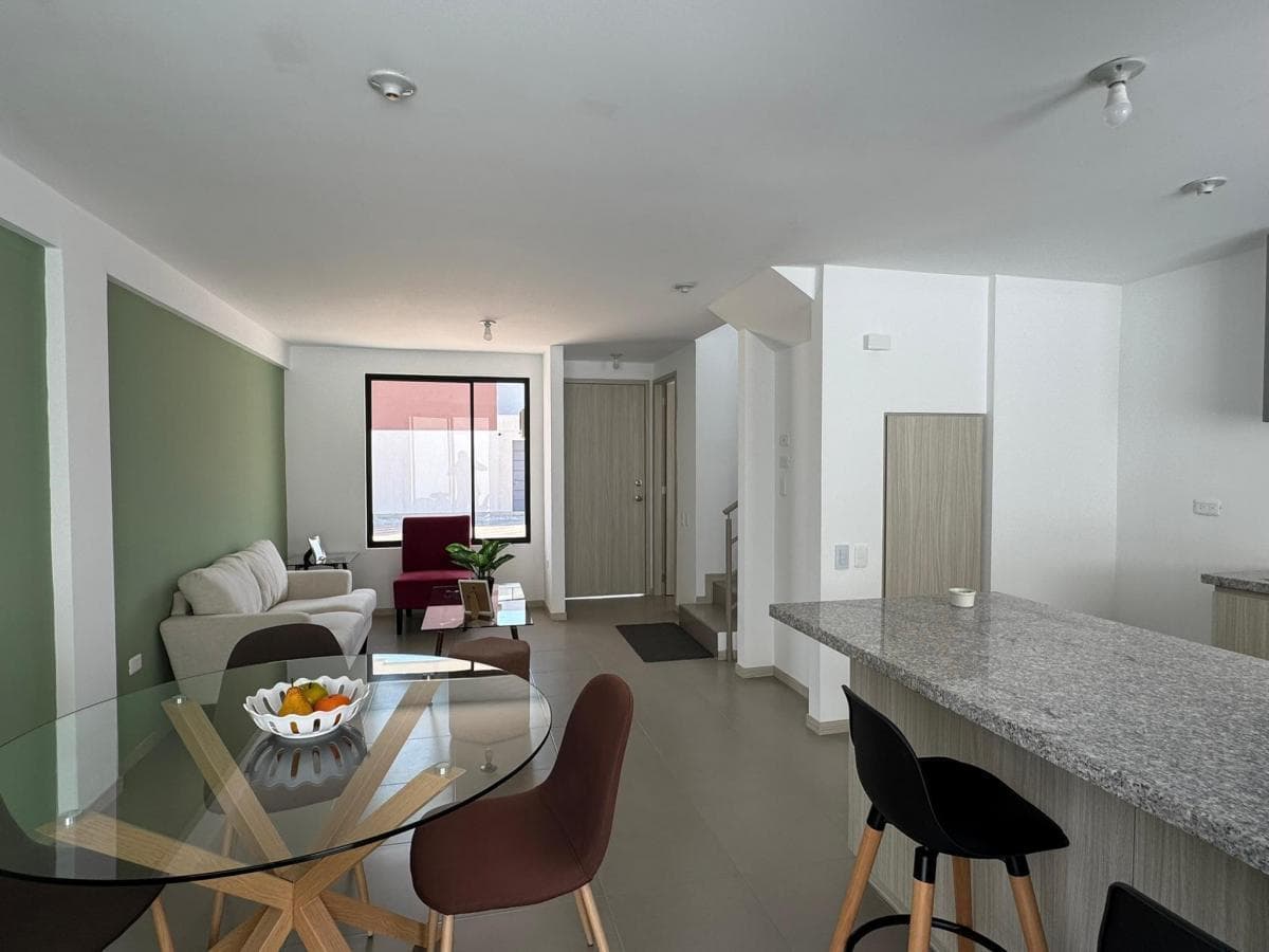 Venta Oportunidad Casa de 3 Dorm. a Estrenar Mitad del Mundo - Quito — imagen 4