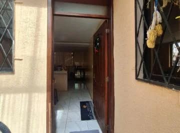 Venta de Casa Rentera Barrio Lucha de Los Pobres — imagen 4