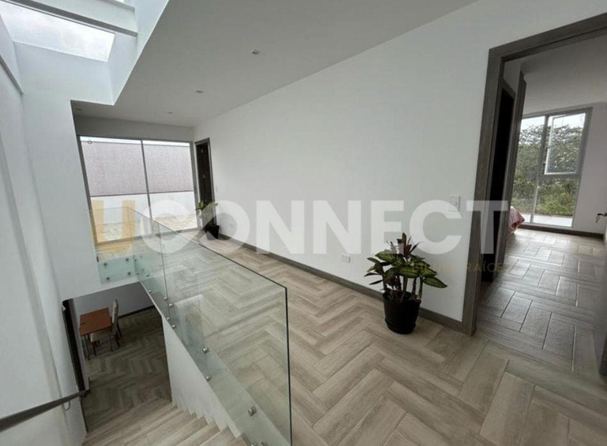 Ultima Casa a Estrenar en Venta 3 Dorm. 192 m² Nayón — imagen 1