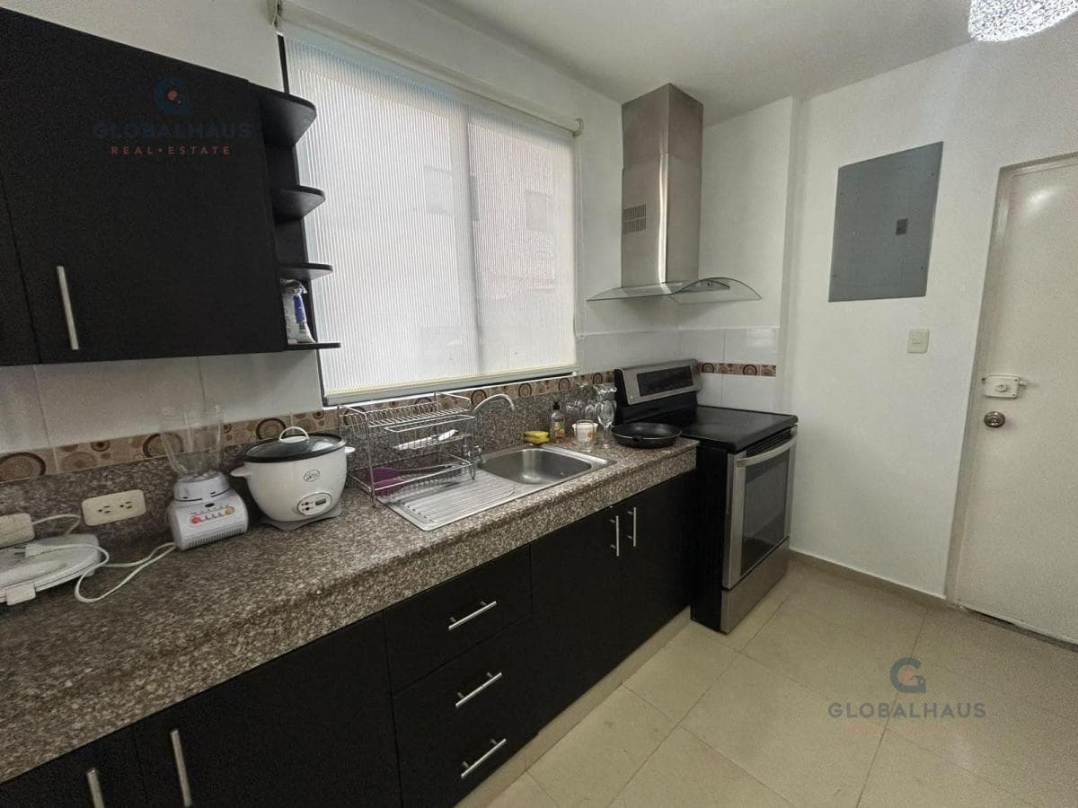 Casa en Venta Amoblada con 3 Habitaciones y Piscina en Urb. Napoli C. S. Guayas — imagen 4