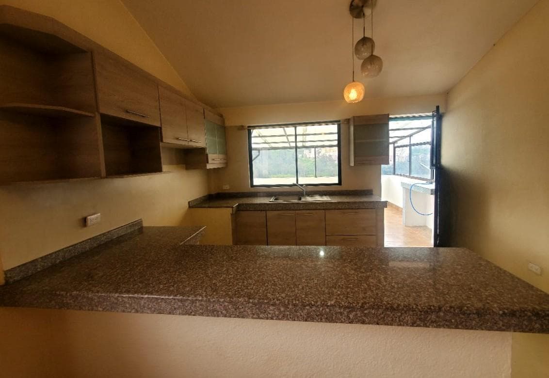 Venta Departamento Duplex en Segundo Piso con Excelente Vista Sector Las Orquideas — imagen 1