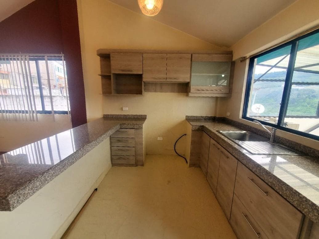 Venta Departamento Duplex en Segundo Piso con Excelente Vista Sector Las Orquideas — imagen 10