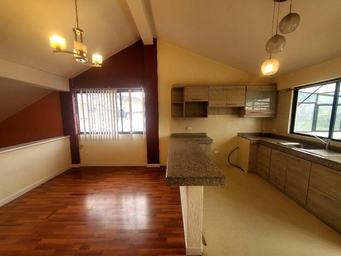 Venta Departamento Duplex en Segundo Piso con Excelente Vista Sector Las Orquideas — imagen 8
