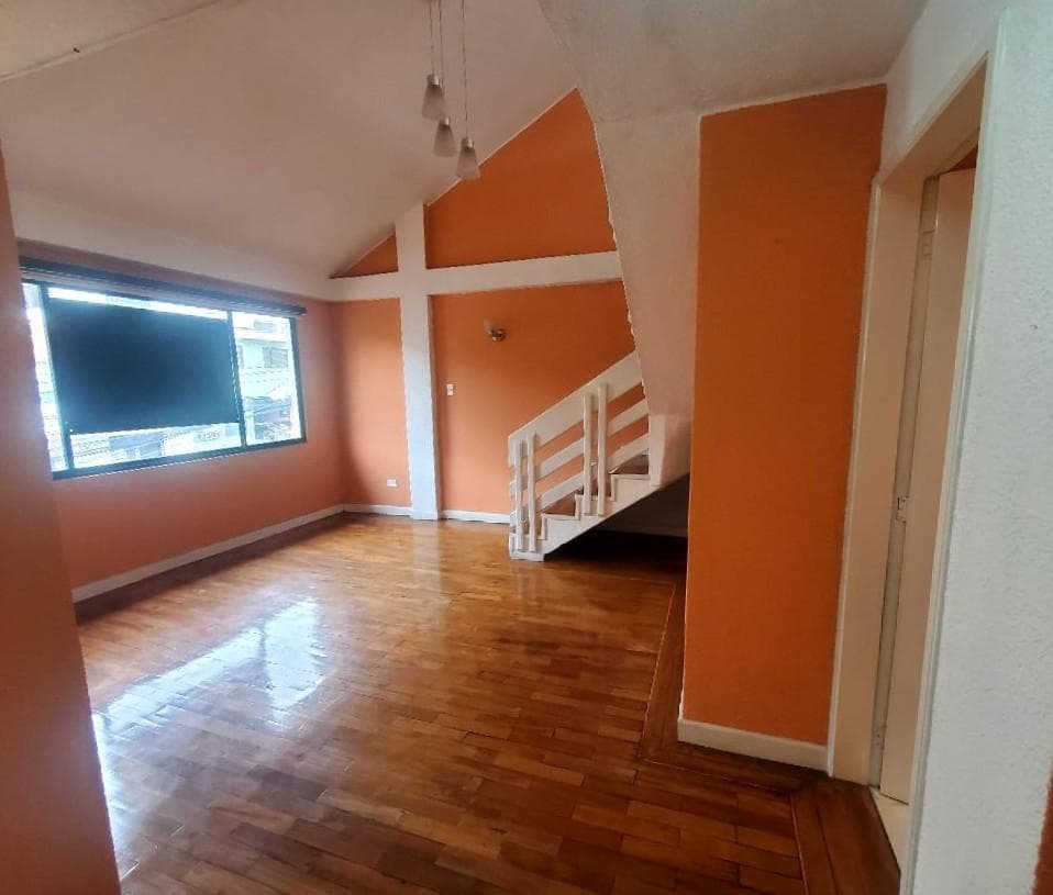 Venta Departamento Duplex en Segundo Piso con Excelente Vista Sector Las Orquideas — imagen 4