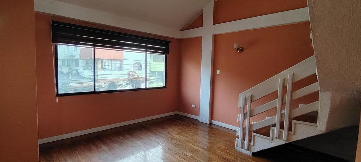 Venta Departamento Duplex en Segundo Piso con Excelente Vista Sector Las Orquideas — imagen 2
