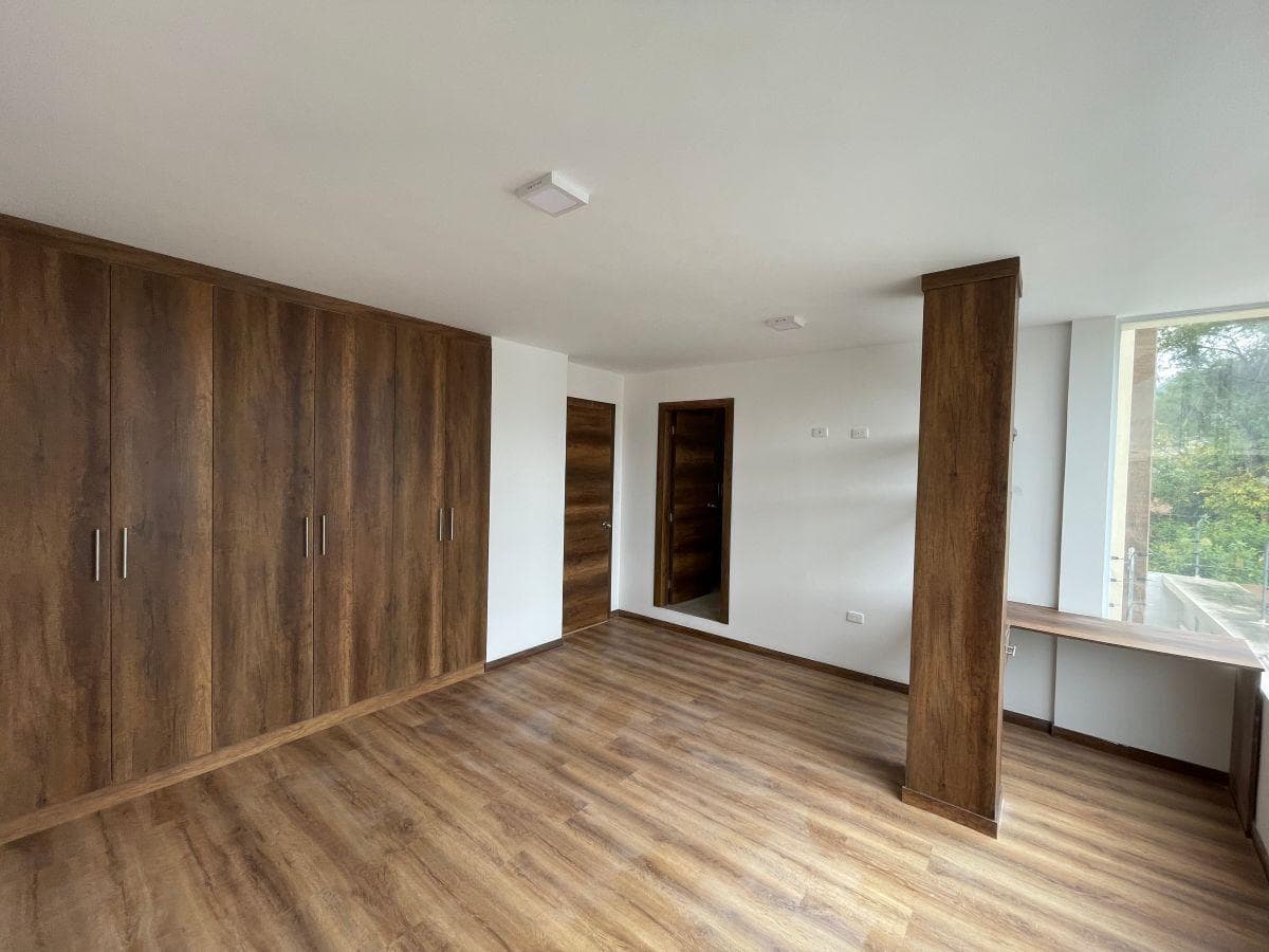 Casa 4 173 Mst2 en Venta, Divino Niño, Yacucalle, Imbabura — imagen 8