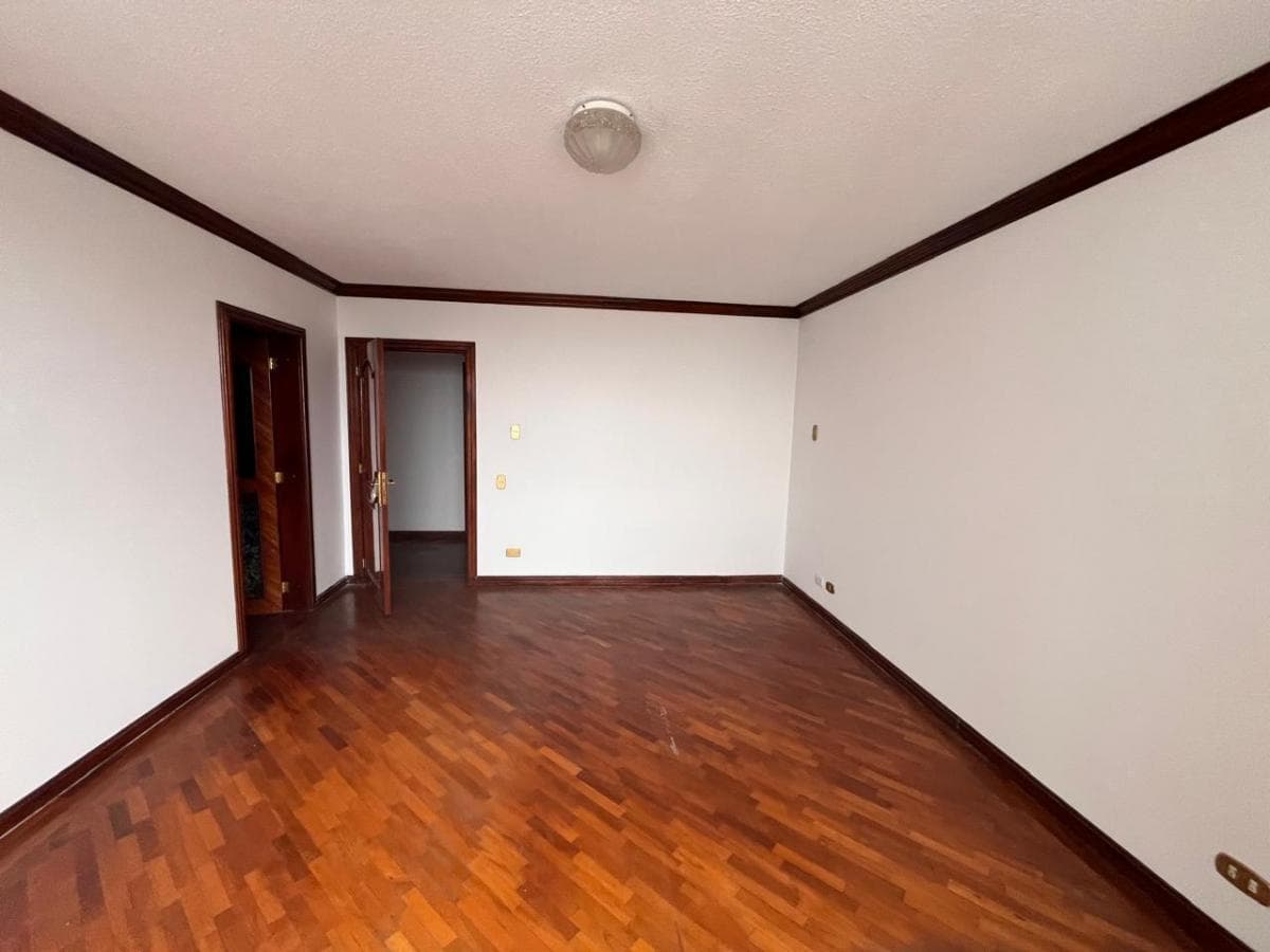 Venta Departamento 242 m². Cc El Bosque — imagen 9