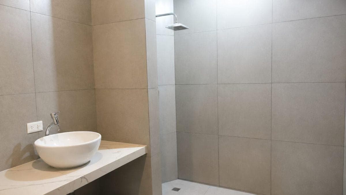 Departamento en Planta Baja con Amplio Patio Privado en Santa Leonor – Guayaquil, Guayas — imagen 7