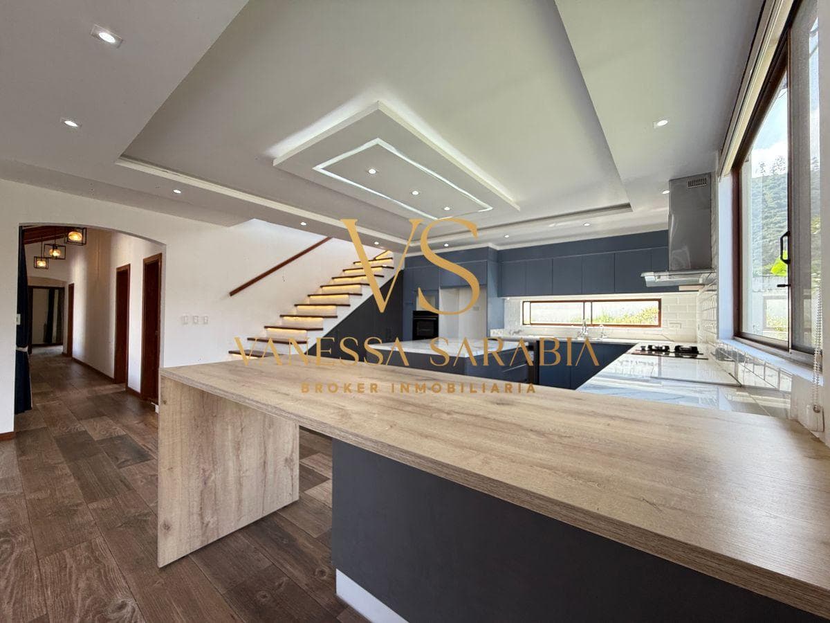 Casa de 1509 m² con 4 Dorm. en Venta en Guayllabamba — imagen 8