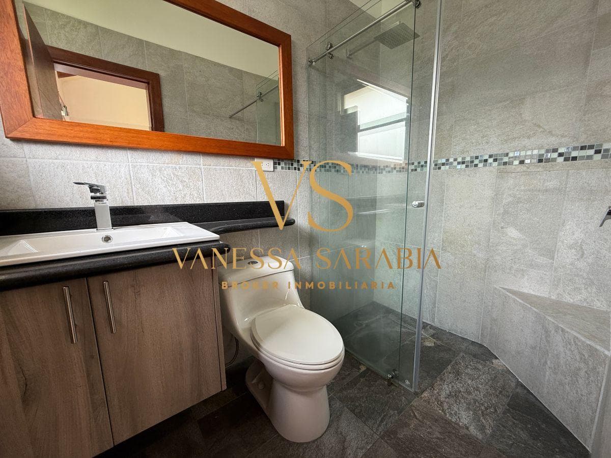 Casa de 1509 m² con 4 Dorm. en Venta en Guayllabamba — imagen 3