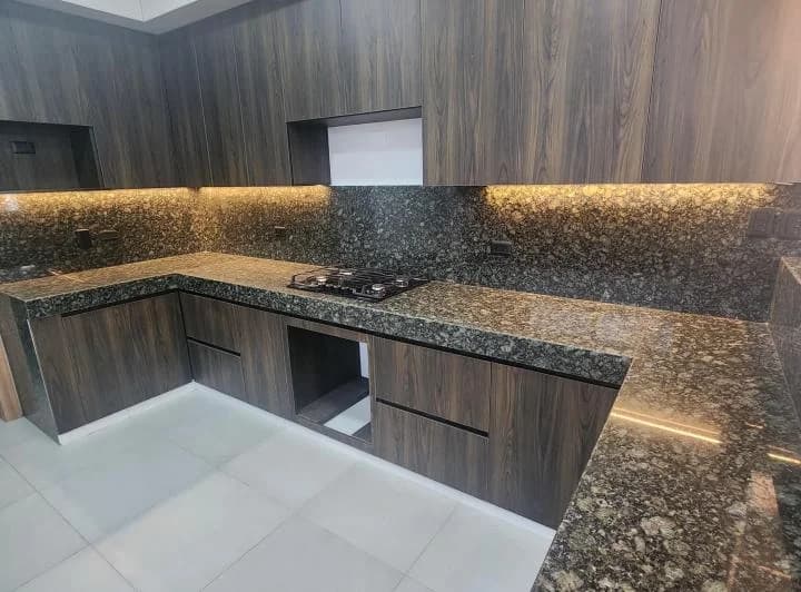 Moderna de Estreno Casa de 3 Dorm. con Amplip Patio, Guayas — imagen 1