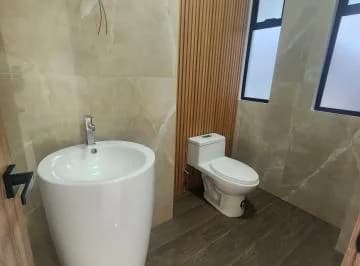 Moderna de Estreno Casa de 3 Dorm. con Amplip Patio, Guayas — imagen 3