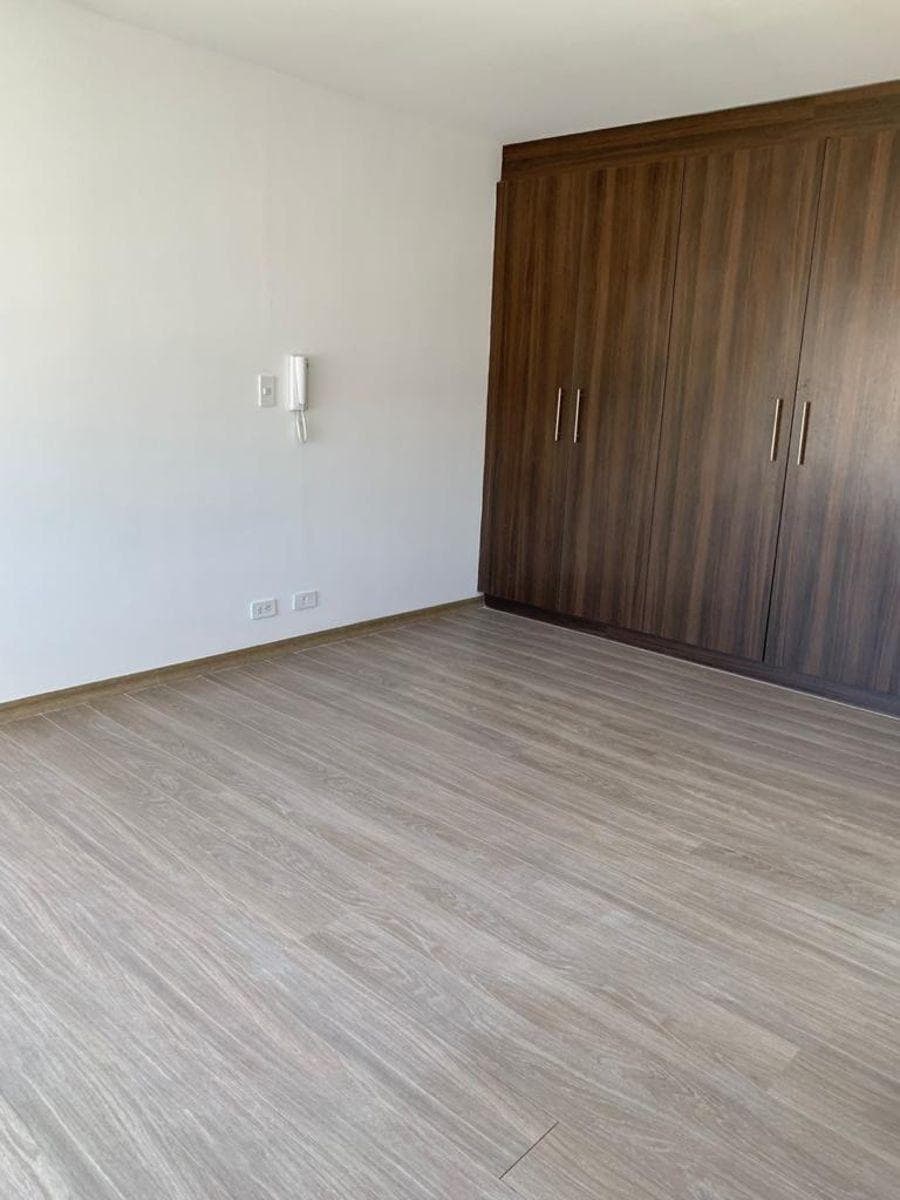 Departamento de 77 m² con 1 Dormitorio en Venta en Cumbayá — imagen 3