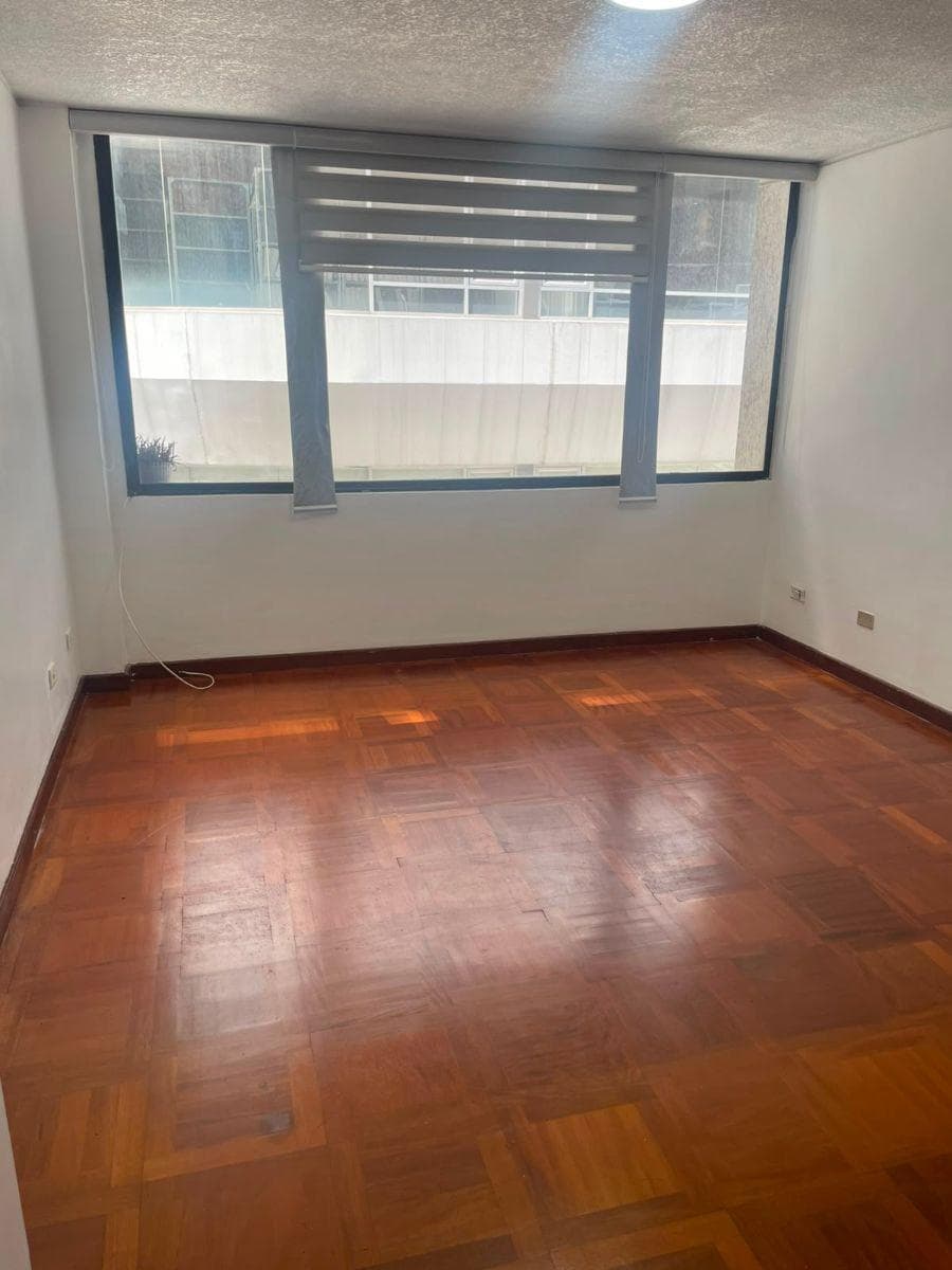 Venta de Departamento Muy Cercadel Cc El Jardin y La Estacion del Metro Sector La Carolina — imagen 8