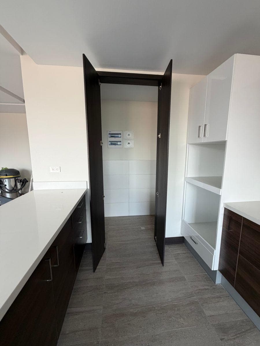 De Venta Hermosos Departamentos 3 Dorm. (González Suárez) — imagen 7