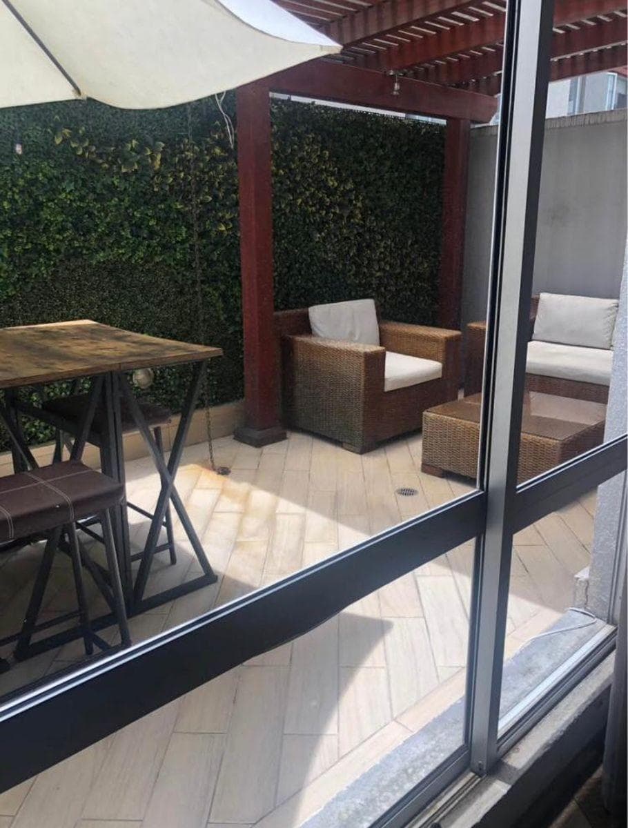 Vendo Hermosa Suite de Lujo con o Sin Muebles Edificio con Piscina, Sector Gonzalez Suarez — imagen 9