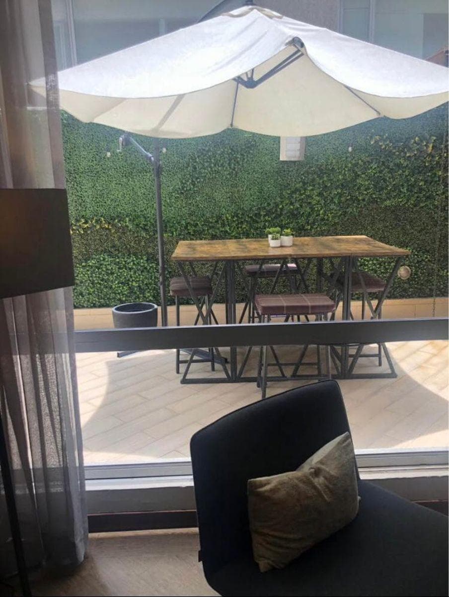 Vendo Hermosa Suite de Lujo con o Sin Muebles Edificio con Piscina, Sector Gonzalez Suarez — imagen 8