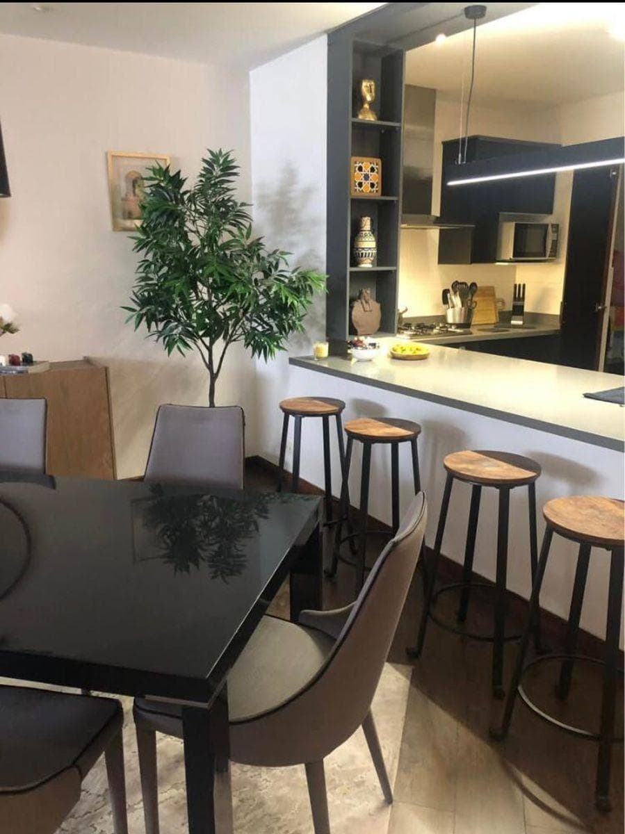 Vendo Hermosa Suite de Lujo con o Sin Muebles Edificio con Piscina, Sector Gonzalez Suarez — imagen 6