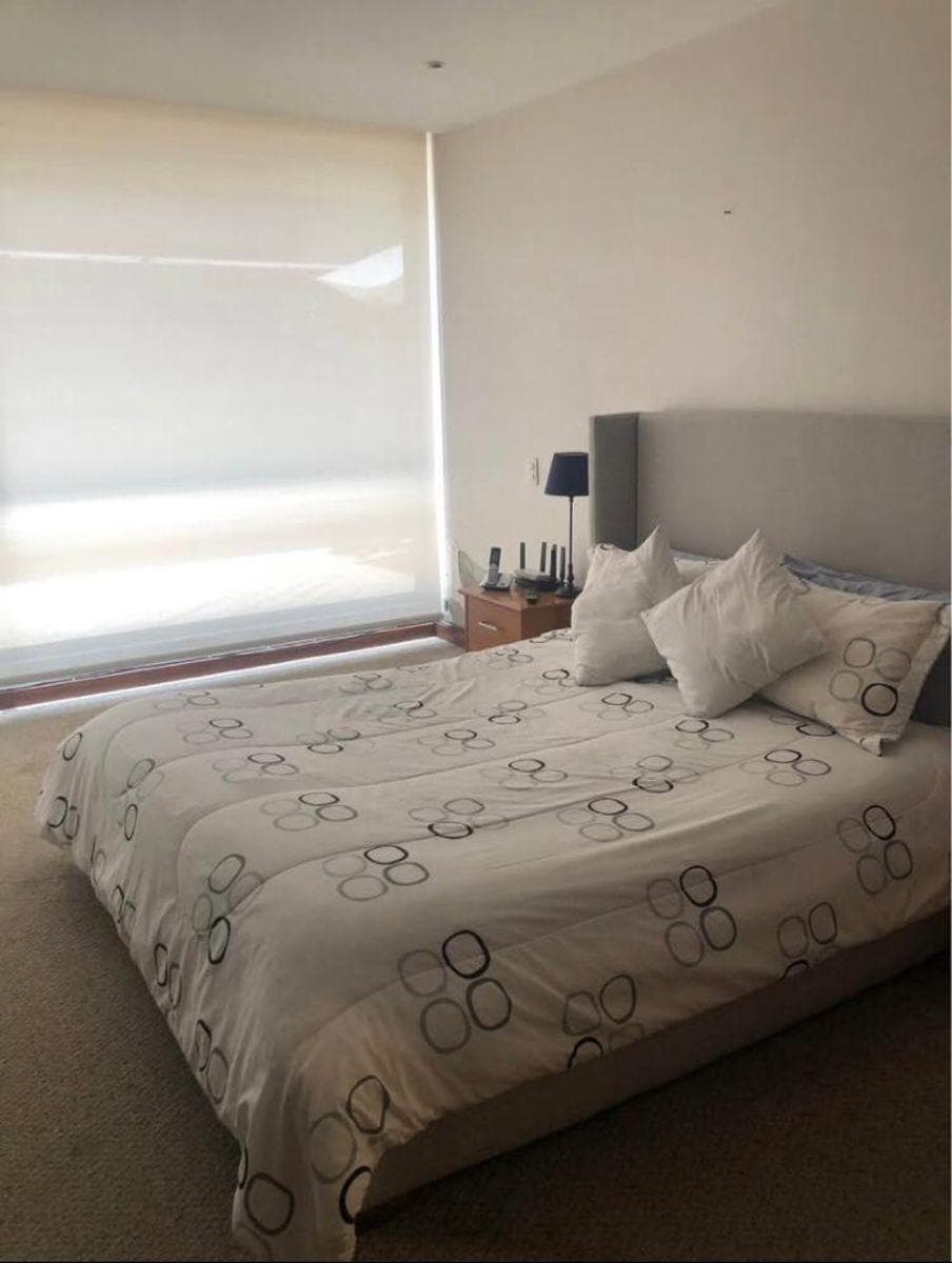 Vendo Hermosa Suite de Lujo con o Sin Muebles Edificio con Piscina, Sector Gonzalez Suarez — imagen 4