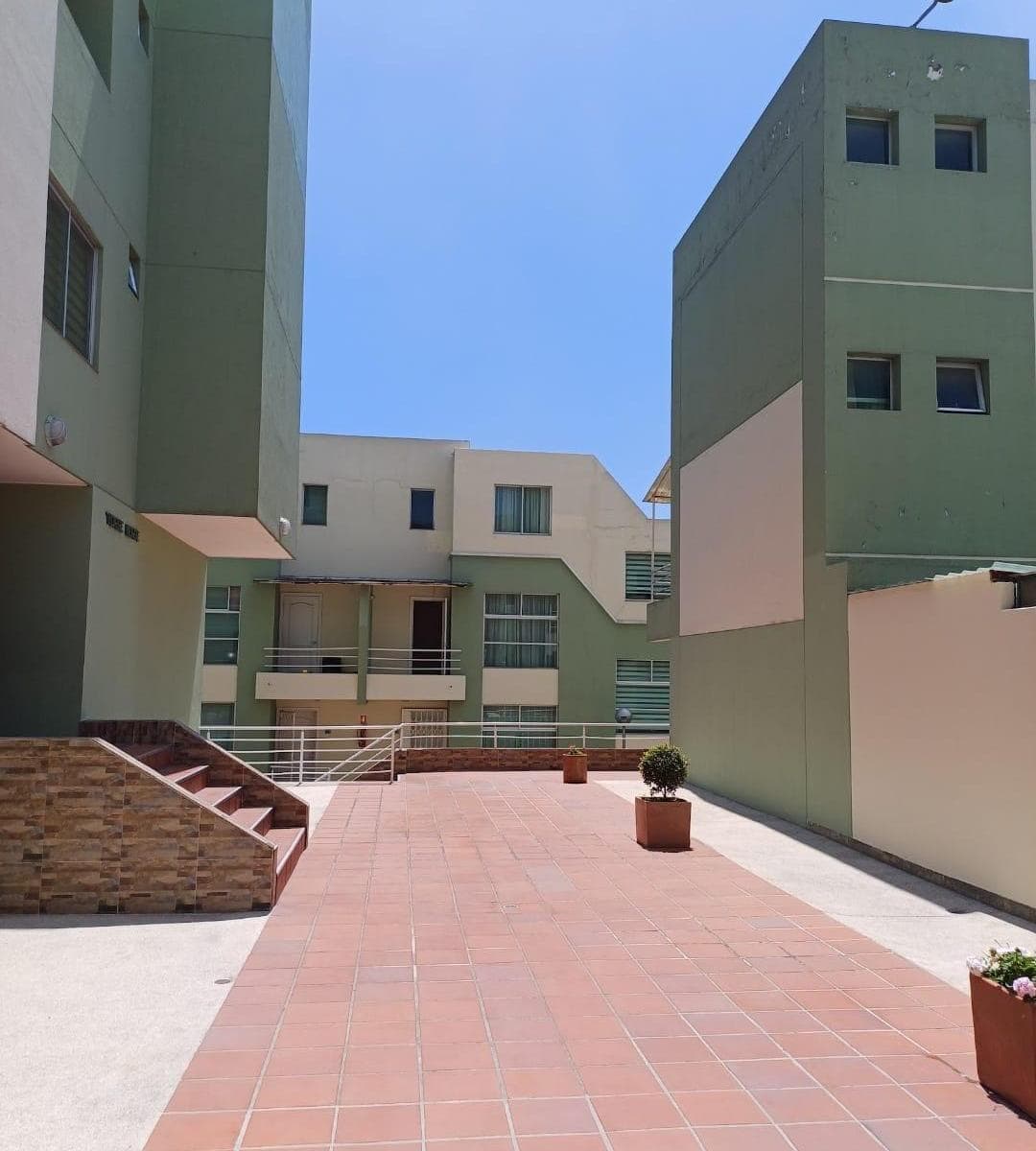 Venta Departamento Seguro Tres Dorm. en Conjunto Solca Eloy Alfaro Solca — imagen 1