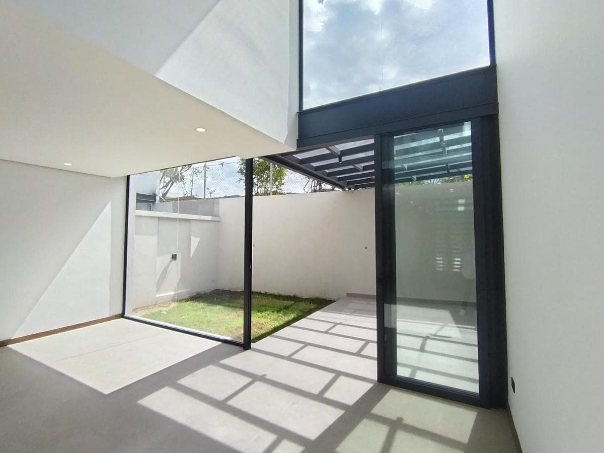 Venta de Casa 3d | Dormitorio en Planta Baja | La Primavera – Cumbayá — imagen 9