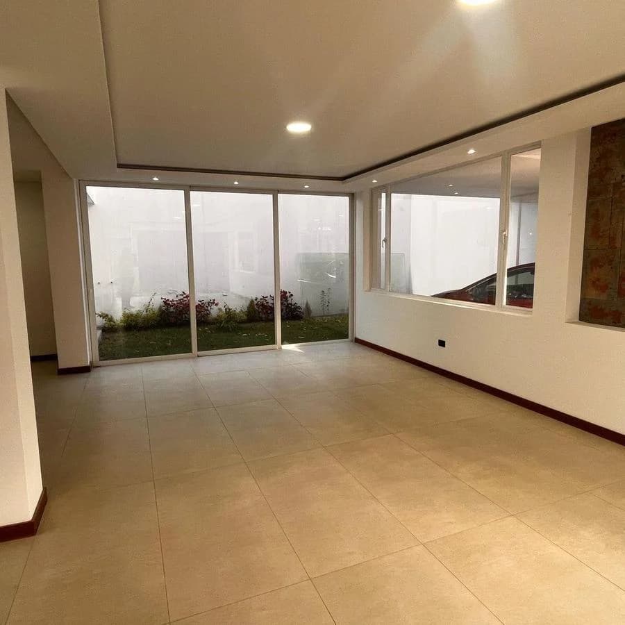 Venta Casa a Estrenar - Sector Tumbaco — imagen 1