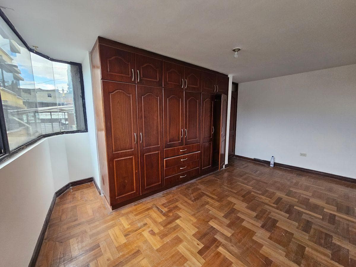 Casa de 111 m² con 5 Dorm. en Venta en El Sur de Quito — imagen 3