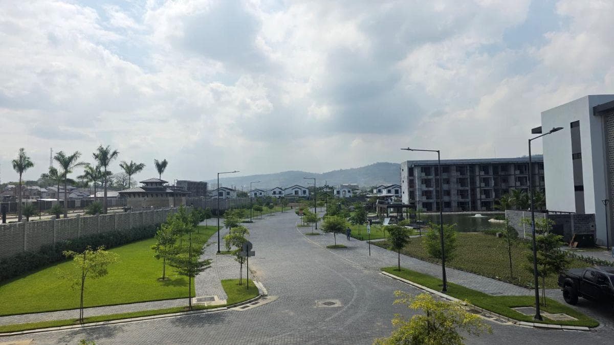 Vendo Terreno Grande en Urb Costa Sol - Via a La Costa, Guayas — imagen 1
