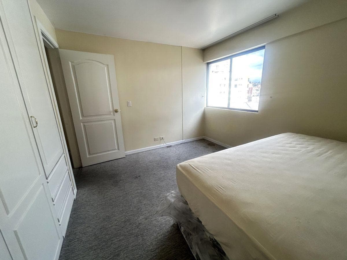 Venta Shirys Departamento Tres Dorm. Vista — imagen 2