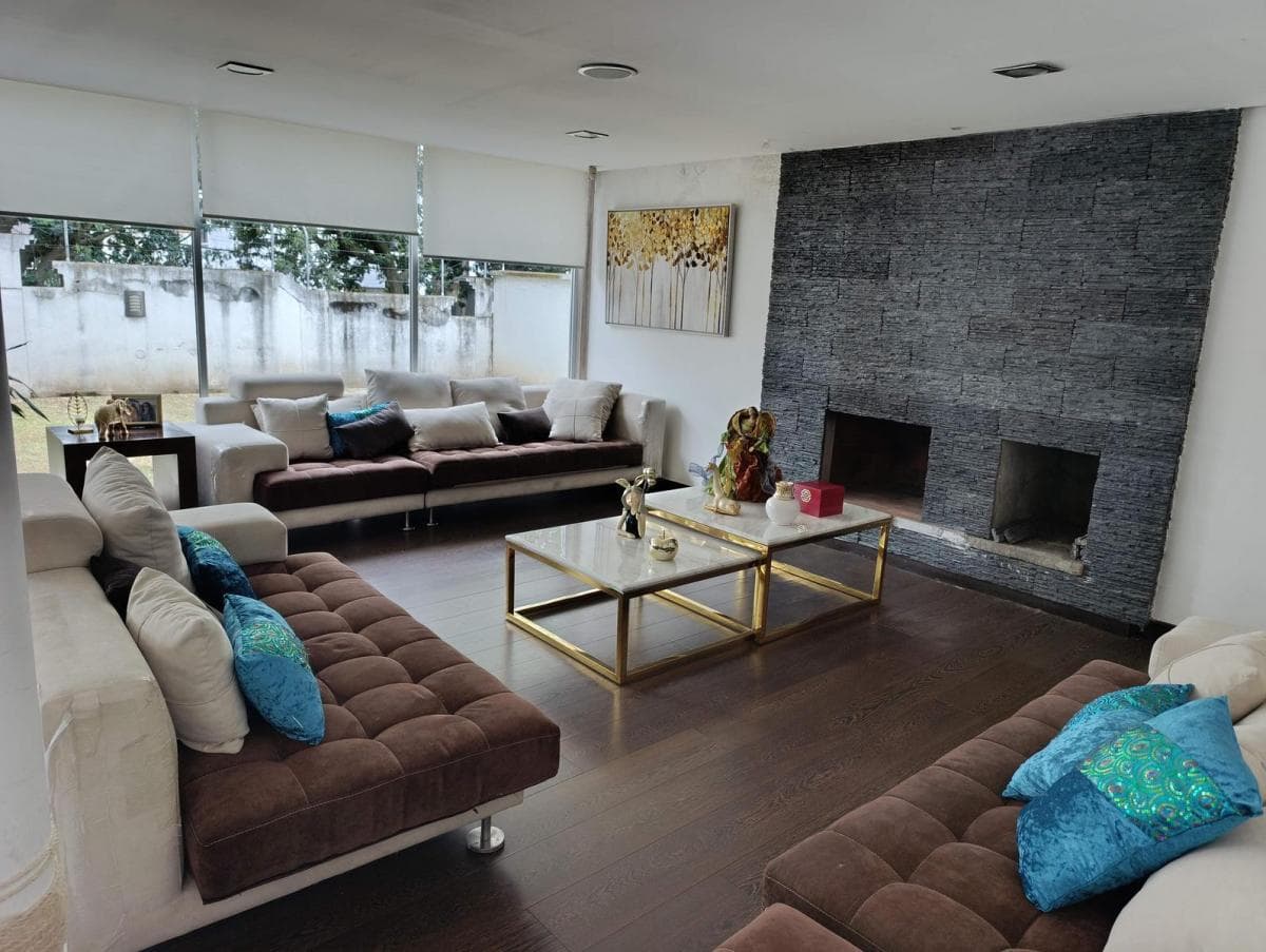 Venta Casa Amplia 4 Dorm. con Patio en Jardines de Amagasi - Ecuador — imagen 2