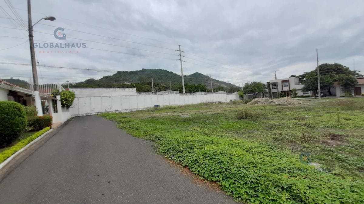 Venta de Terreno en Conjunto Residencial Los Ficus m. A. Guayas — imagen 6