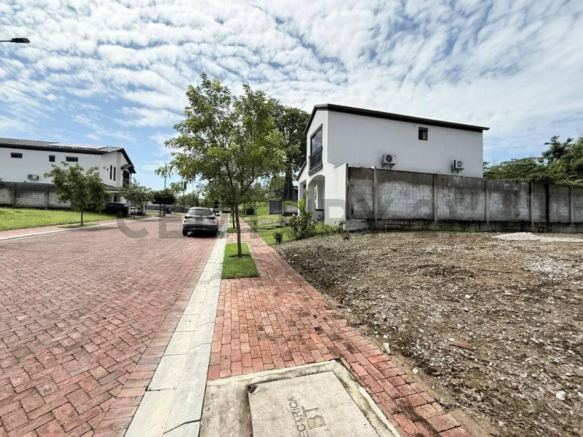 Terreno Medianero 224 m² en Venta Urbanización Costa Sol - Vía a La Costa, Guayas — imagen 3
