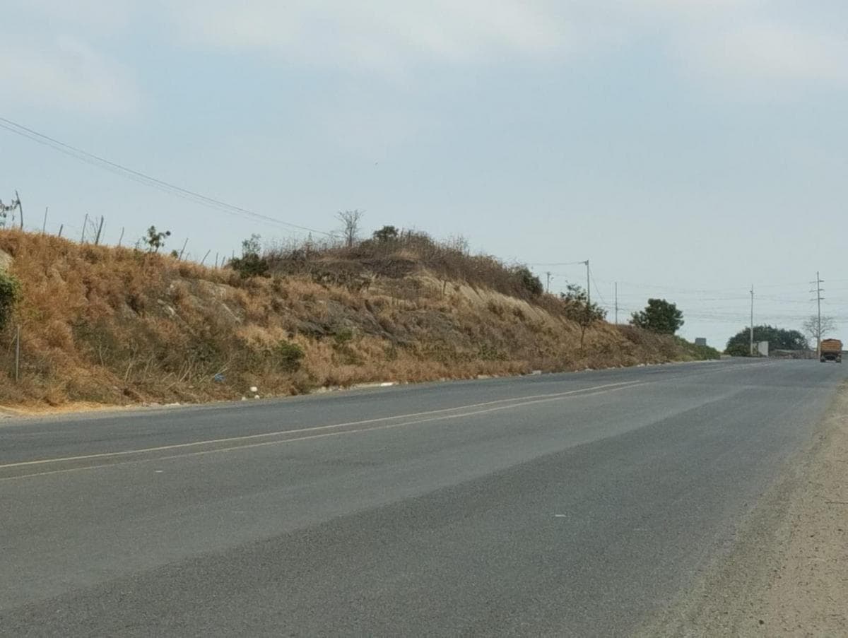 Venta de Macro Lote, Ubicado en La Intersección Entre La Vía Circunvalación y Vía a La Refinería Del, Manabí — imagen 3
