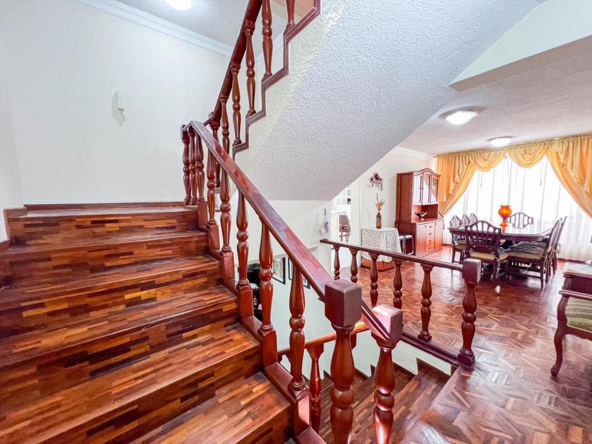 Casa en Venta El Bosque Quito Tennis 300 m² Independiente Comercial o Residencia — imagen 8