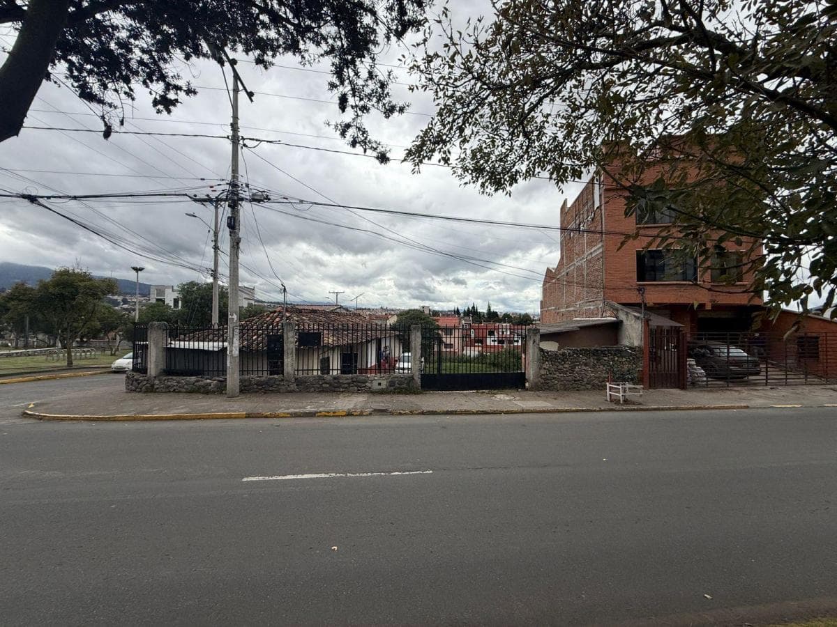 Reservado - Terreno Ideal Para Inversion Excelente Ubicacion V. Bronce (T311), Azuay — imagen 9