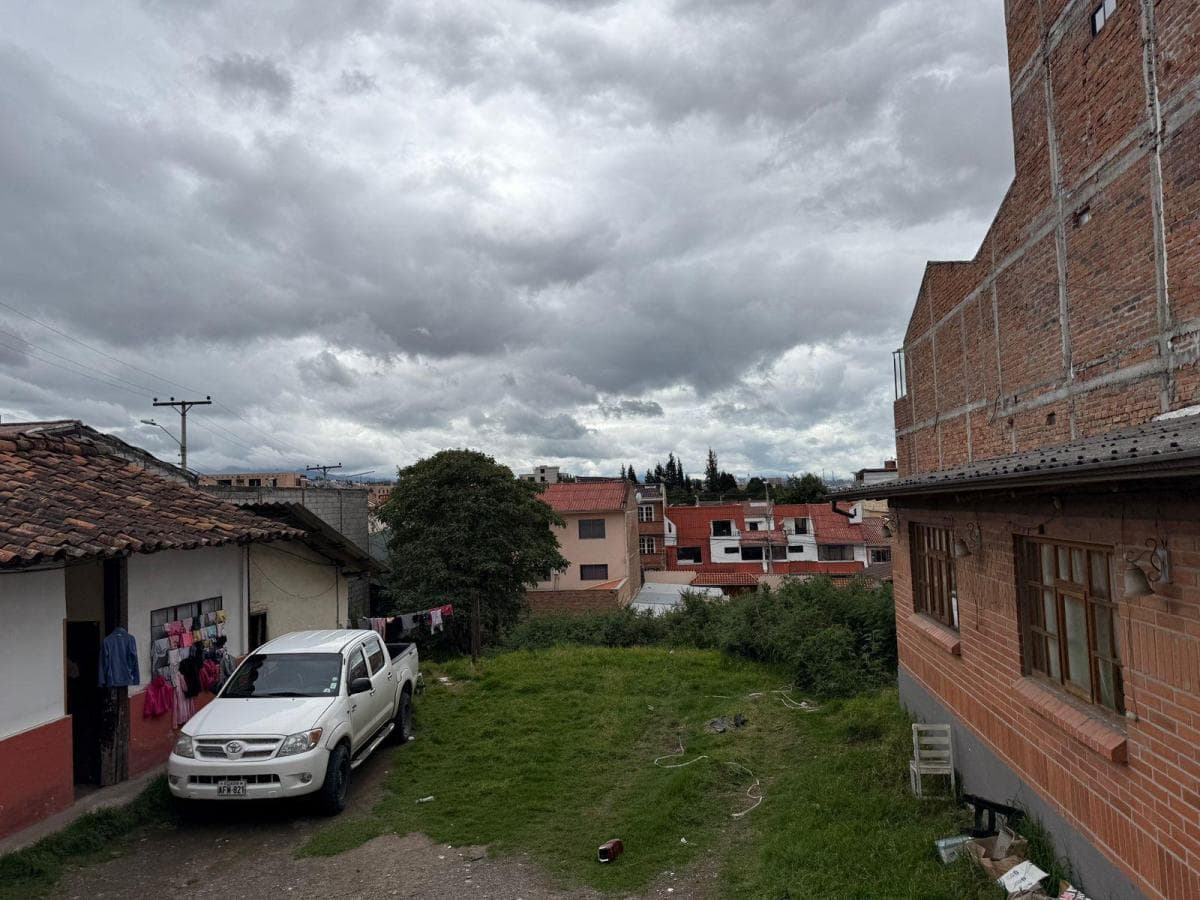 Reservado - Terreno Ideal Para Inversion Excelente Ubicacion V. Bronce (T311), Azuay — imagen 2