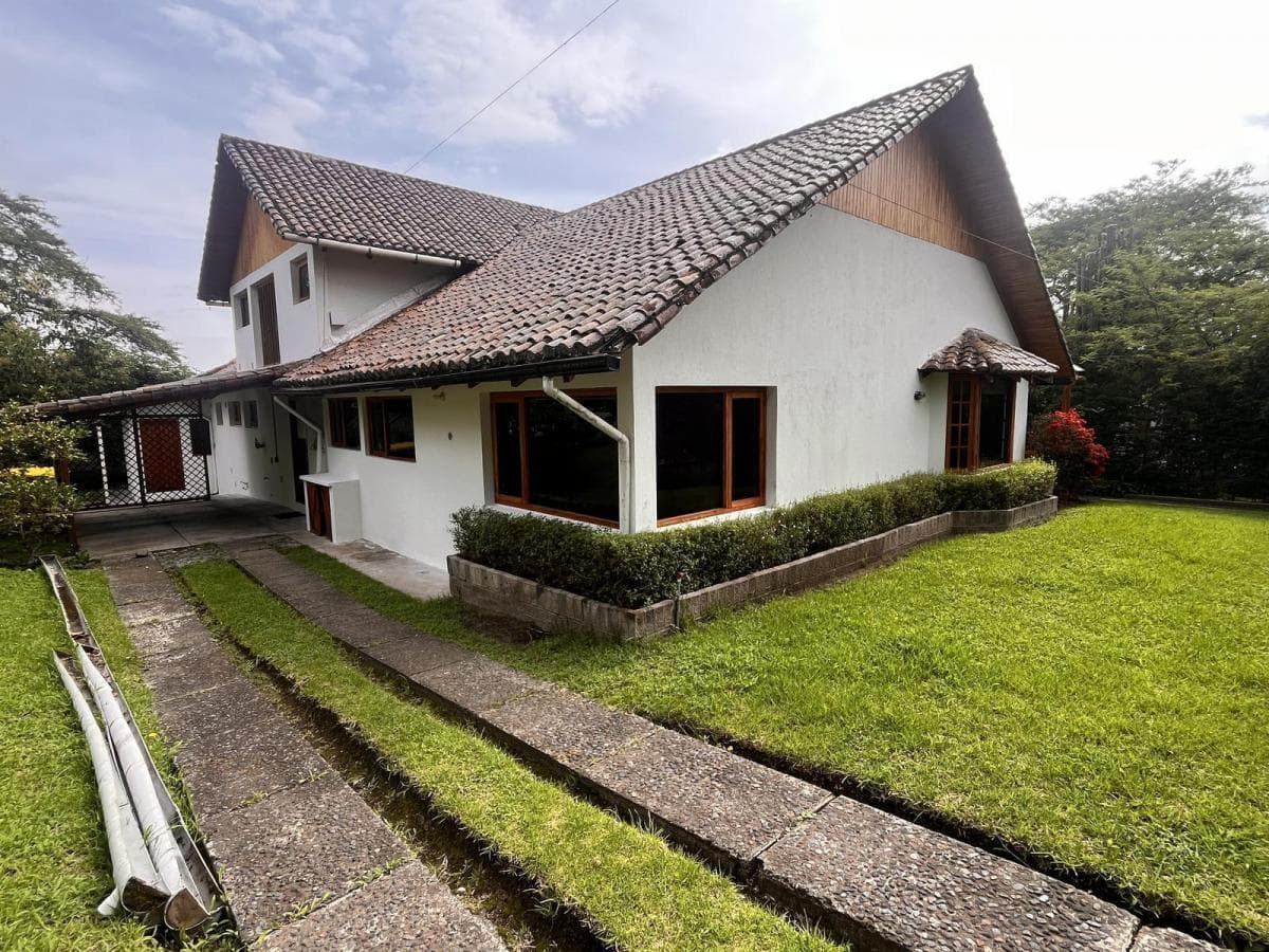 Casa Tipo Hacienda de Venta en La Viña - Cumbayá — imagen 10