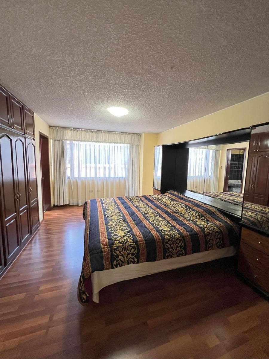 Departamento en Norte de Quito Av 6 de Diciembre y El Inca — imagen 3