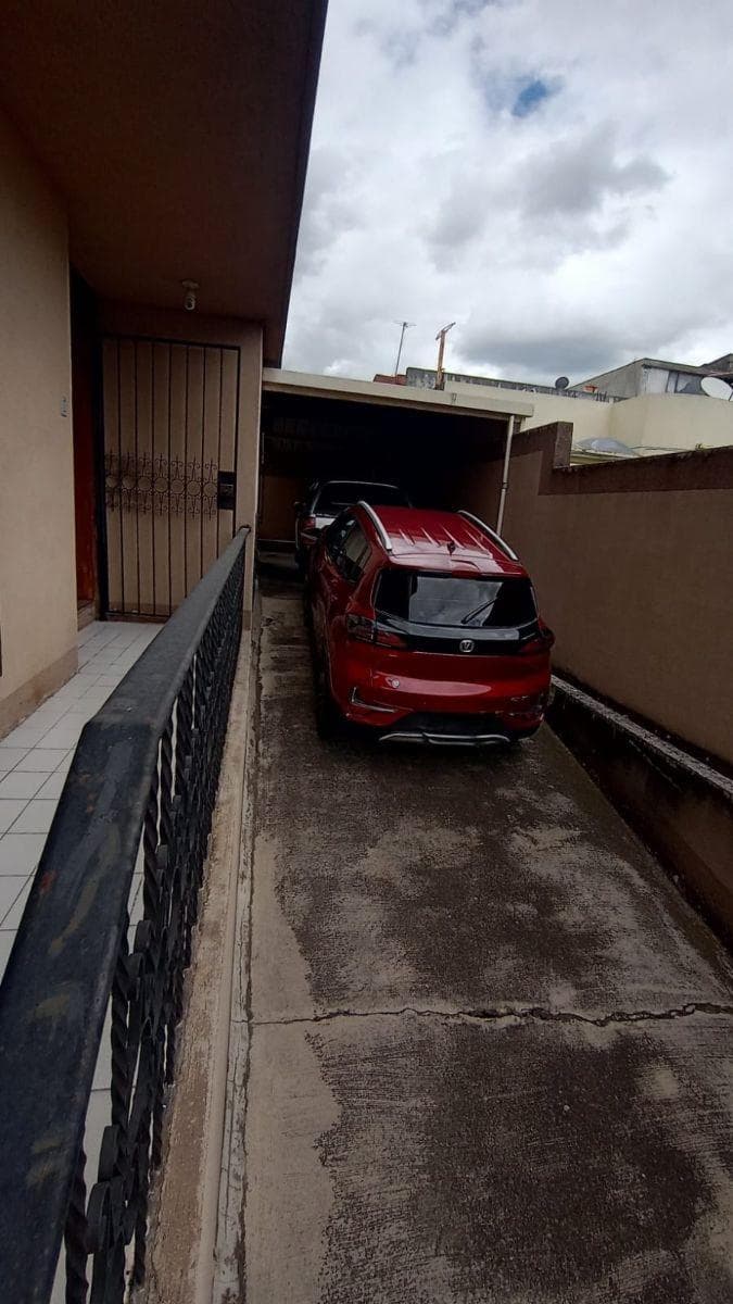 Monjas Casa en Venta Apmlia Dos Pisos — imagen 9