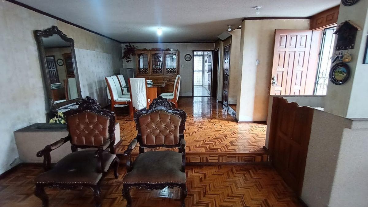 Monjas Casa en Venta Apmlia Dos Pisos — imagen 6