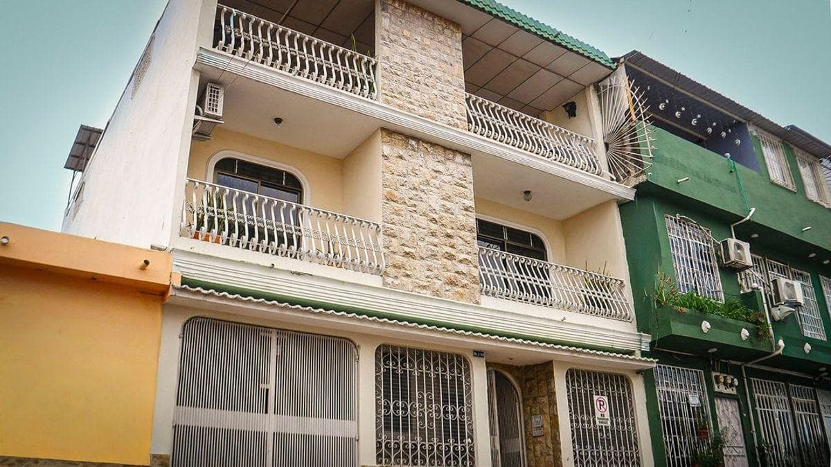Casa Rentera 3 Pisos Alborada Primera Etapa P. Pincay, Guayas — imagen 1