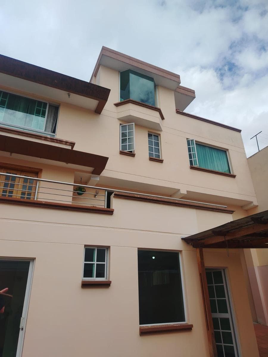 Casa en Norte de Quito — imagen 1