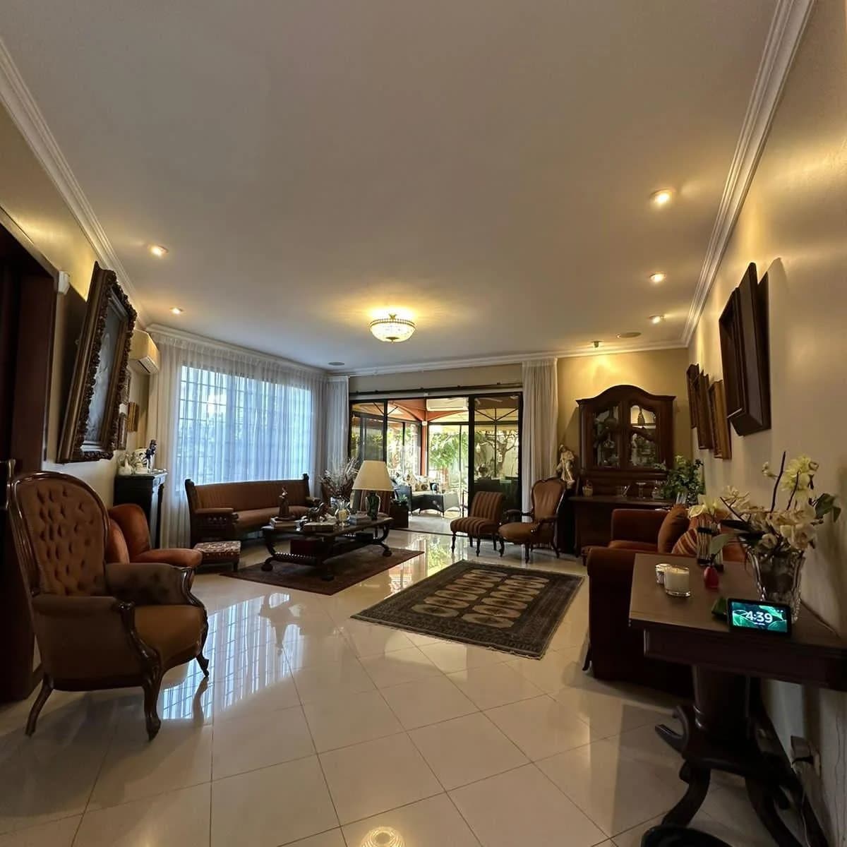 Venta. Via Samborondon. Urbanización Tennis Club. 3 Habitaciones.$390.000, Guayas — imagen 1